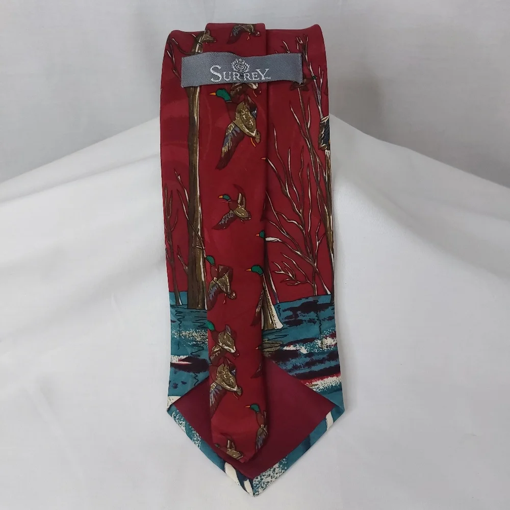 Vintage SURREY Mens Tie Burgundy Silk Mallard Duck Hunter Necktie USA 57
